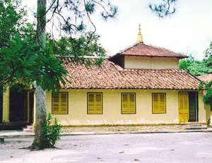 The Theravada Bhikkhu Sangha in Vietnam