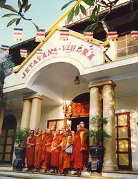 The Theravada Bhikkhu Sangha in Vietnam